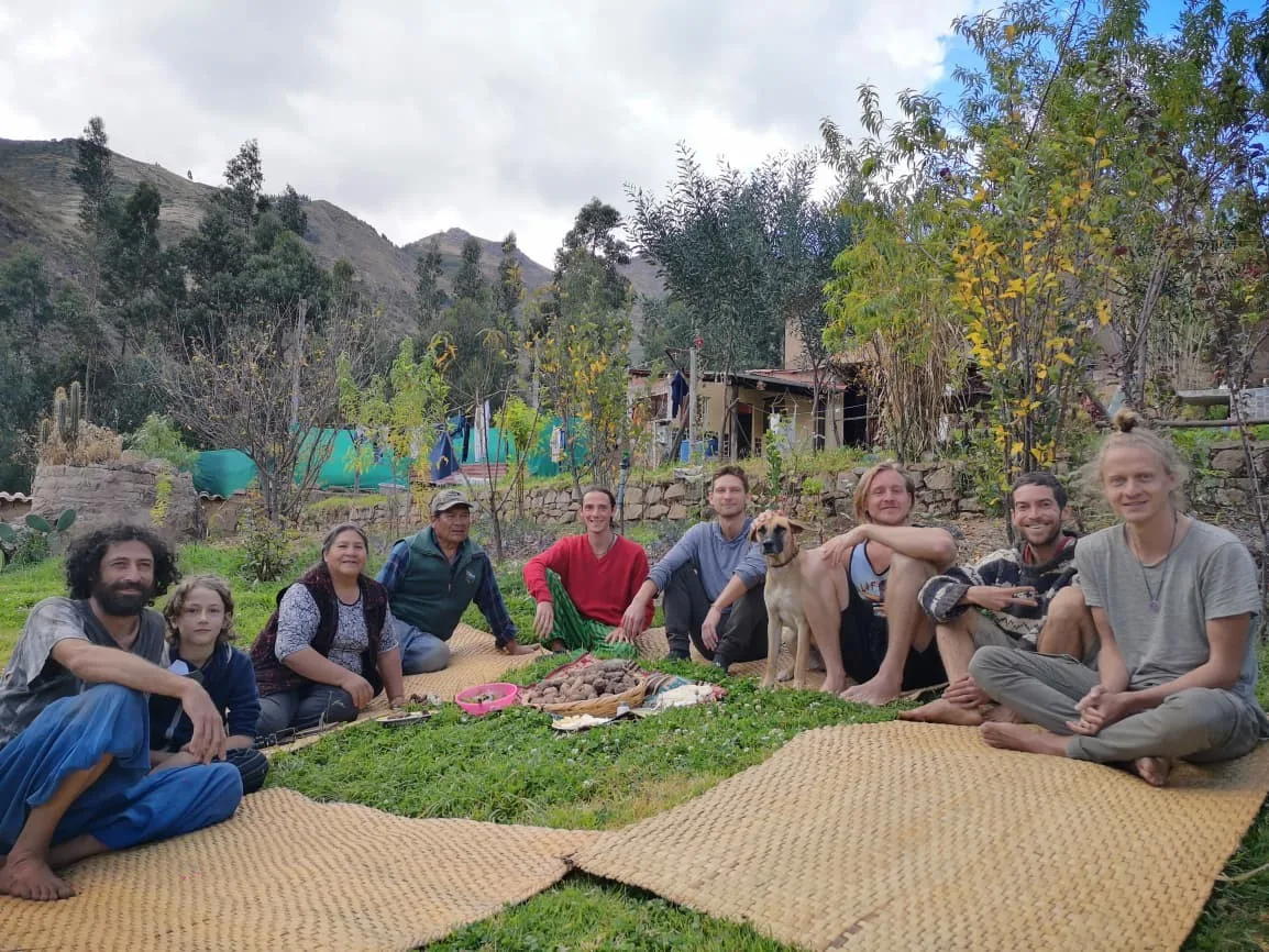 Compartiendo en el jardín